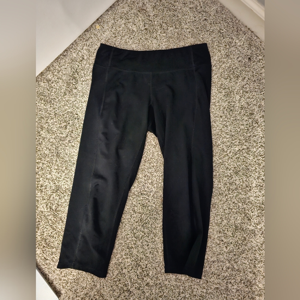 Black Capri leggings